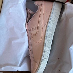 Womens Nike Court Royale